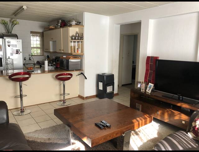 2 BEDROOM APARTMENT SOLD IN BRYANSTON